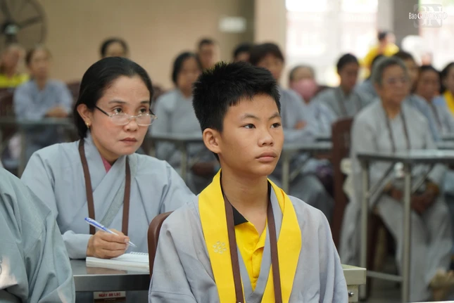 Mỗi tháng, tại chùa Phổ Quang sẽ diễn ra một Khóa tu Ngày an lạc do Ban Hoằng pháp Phật giáo TP.HCM tổ chức