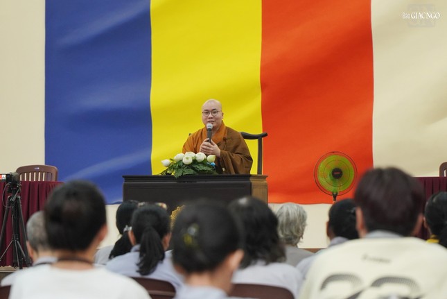 Đại đức Thích Tâm Đức thuyết giảng Phật pháp