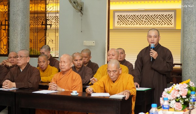 Đại đức Thích Quang Nghĩa trình kế hoạch tổ chức Đại lễ Phật đản và An cư kiết hạ Phật lịch 2569 của Phật giáo quận