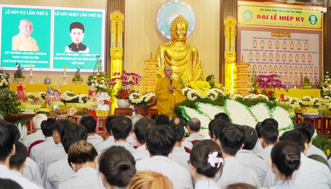 Thượng tọa Thích Quảng Tiến đạo từ chứng minh