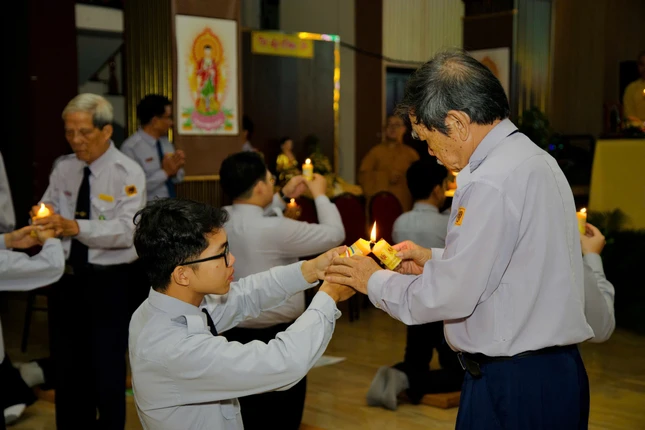 Truyền đăng đến các thế hệ tiếp nối