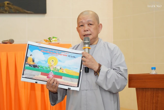 Ni sư Thích nữ Chơn Tịnh trình kế hoạch thiết trí lễ đài Phật đản của Phật giáo Q.12