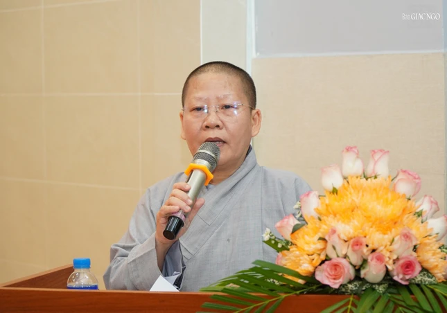 Ni sư Thích nữ Huệ Khánh trình dự thảo kế hoạch An cư kiết hạ Phật lịch 2569