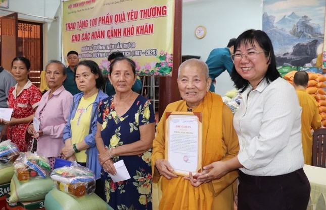 Chư Ni tịnh xá Ngọc Phương nhận thư cảm ơn từ chính quyền