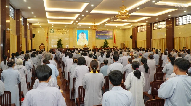 Khóa tu Ngày an lạc tại Việt Nam Quốc Tự ngày 13-4-2025