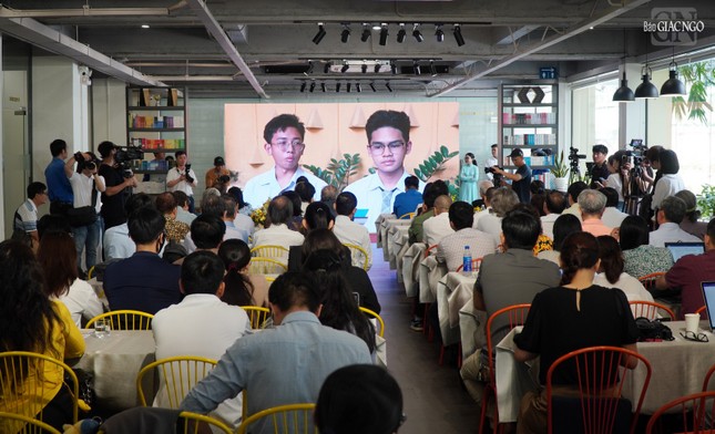 Phim tổng quan về quá trình triển khai và bình chọn tác phẩm văn học - nghệ thuật với sự quan tâm và bình chọn từ người dân