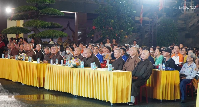 Chư tôn đức tham dự