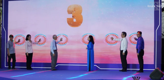 Nghi thức khai mạc triển lãm Nghi thức khai mạc triển lãm