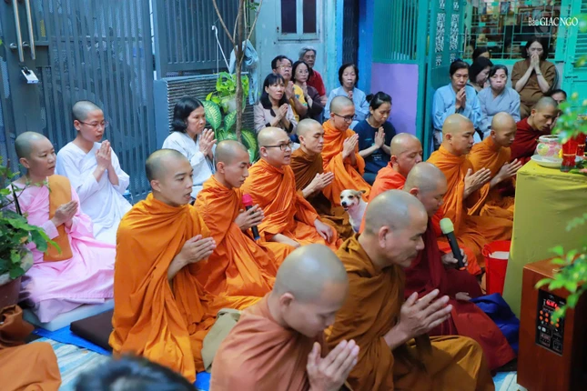 Chư Tăng thiền viện Phước Sơn thực hiện khóa lễ an vị Phật