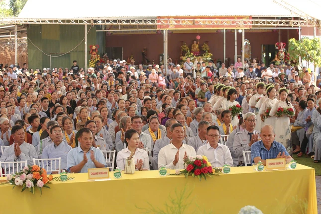 Đại diện chính quyền tham dự Đại diện chính quyền tham dự