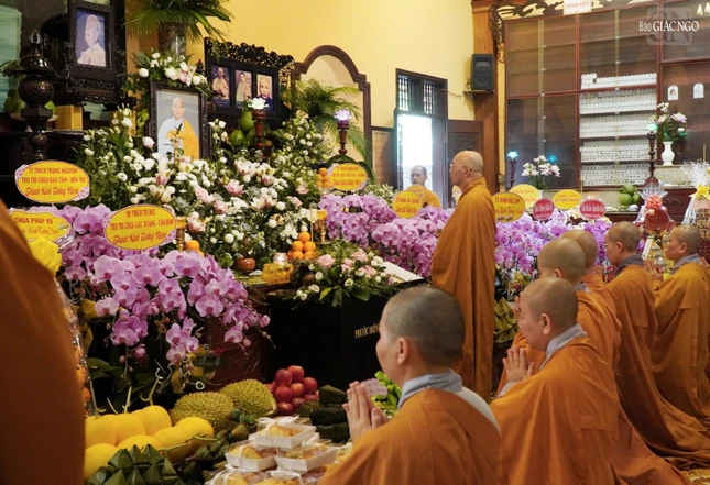 Khóa lễ cung tiến Giác linh Khóa lễ cung tiến Giác linh