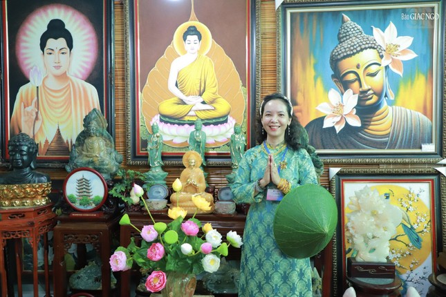 Chị Vũ Thị Liên Hiền hạnh phúc khi được làm con Phật