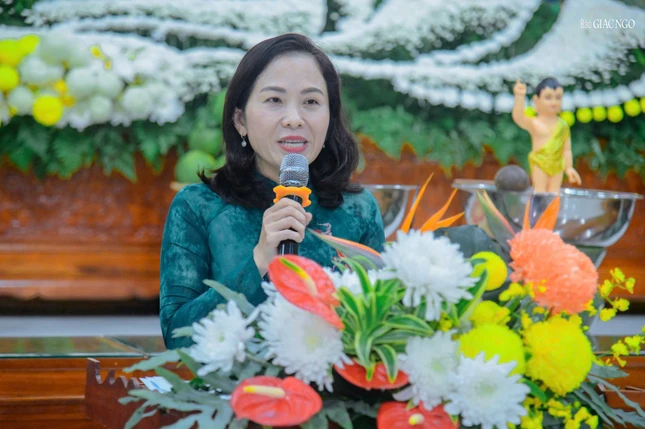 Bà Võ Thị Kiều Tiên phát biểu tại buổi lễ