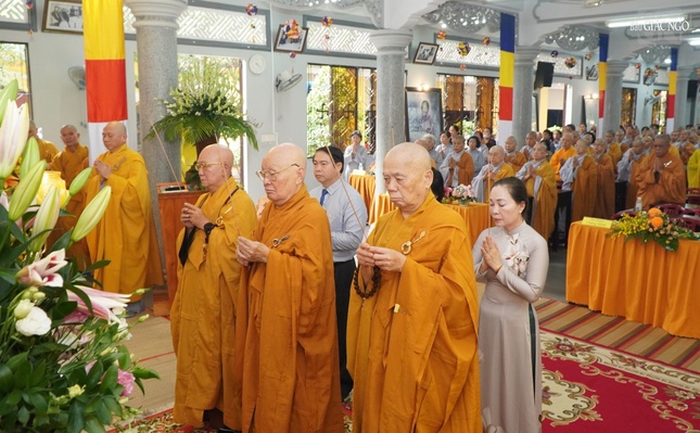 Chư tôn giáo phẩm, đại biểu niêm hương bạch Phật