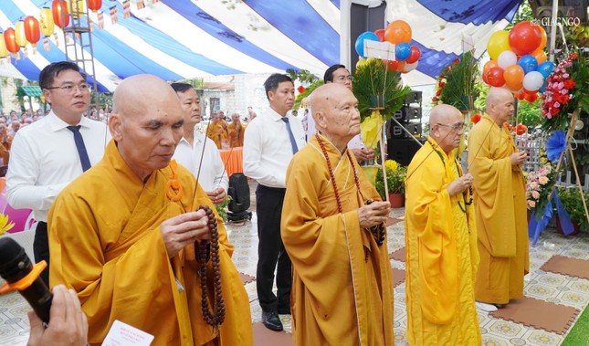 Khóa lễ cúng dường Phật đản