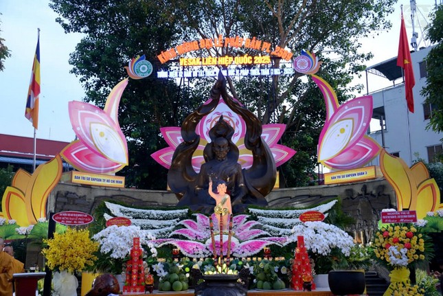 Công viên tượng đài Bồ-tát Thích Quảng Đức