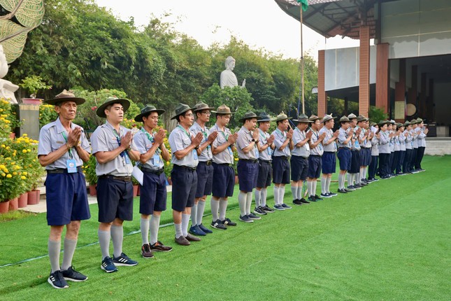 Huynh trưởng Ban Quản trại niệm Phật cầu gia hộ