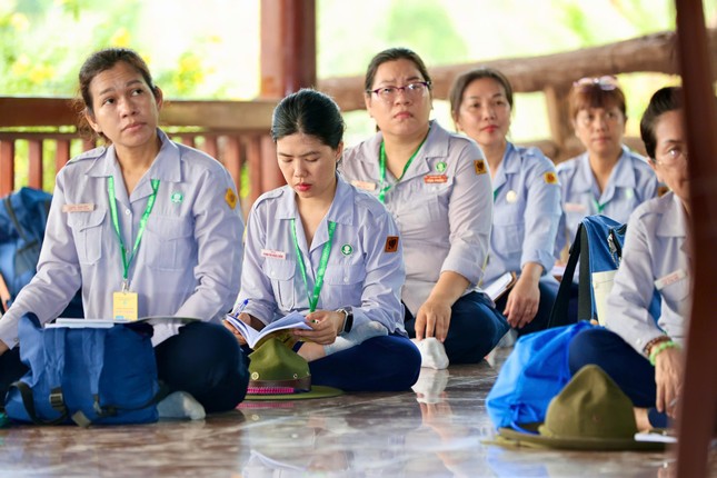 Câu chuyện dưới cờ và các bài học trại huấn luyện Lộc Uyển và Huyền Trang sáng 17-5-2025