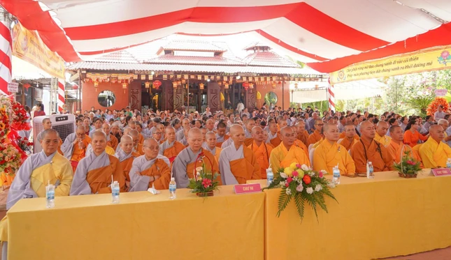 Chư tôn đức tham dự