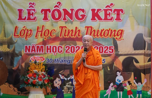 Hòa thượng Thích Thiện Chiếu phát biểu tại buổi lễ