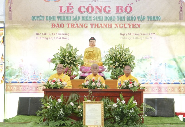Chư tôn đức chứng minh