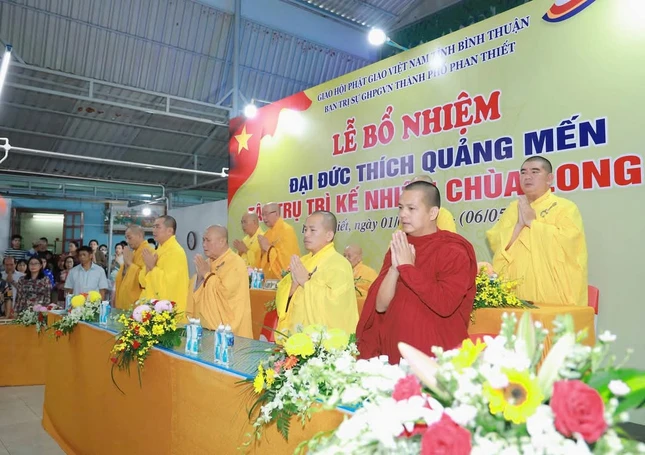 Niệm Phật cầu gia hộ
