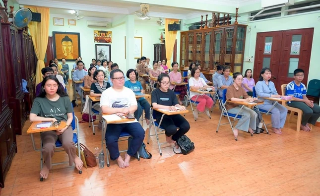 Phật tử tham dự lớp học - Ảnh:BĐ