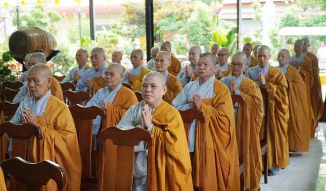 Chư Ni an cư tại trường hạ chùa Di Đà Chư Ni an cư tại trường hạ chùa Di Đà