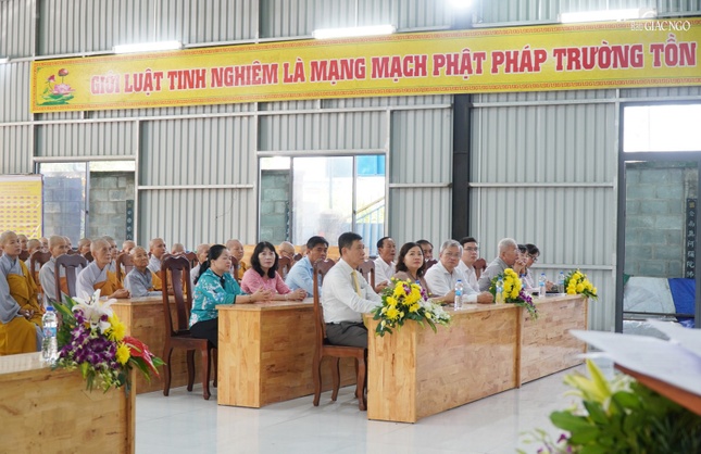 Đại diện chính quyền tham dự Đại diện chính quyền tham dự