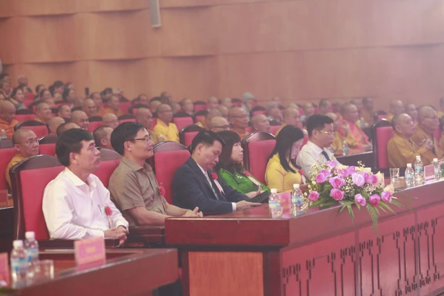 Đại diện chính quyền