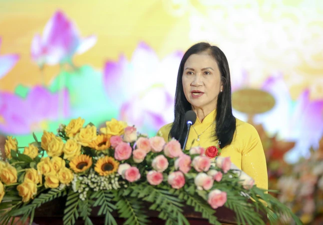 Bà Tôn Thị Ngọc Hạnh phát biểu