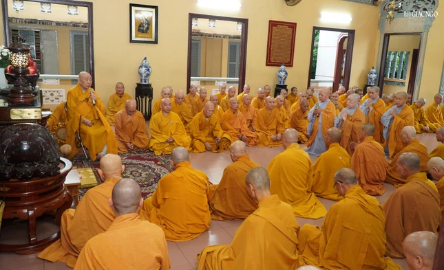 Trưởng lão Hòa thượng Thích Như Tín ban lời giáo giới đến chư Ni Trưởng lão Hòa thượng Thích Như Tín ban lời giáo giới đến chư Ni