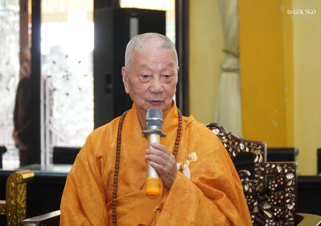 Đại lão Hòa thượng Thích Trí Quảng ban đạo từ chứng minh