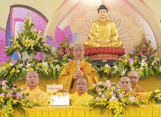 Thượng tọa Thích Quảng Hiền đạo từ chứng minh