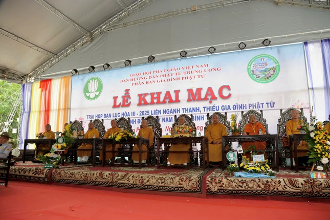 Chư tôn đức chứng minh lễ khai mạc