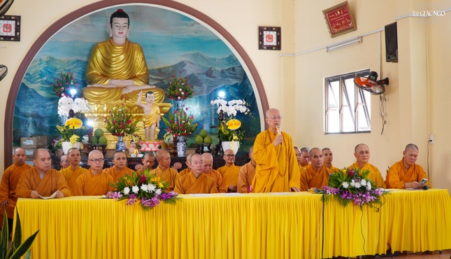 Hòa thượng Thích Chơn Không ban đạo từ chứng minh