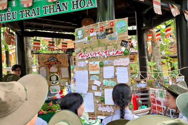 Gặp nhau trong tình lam