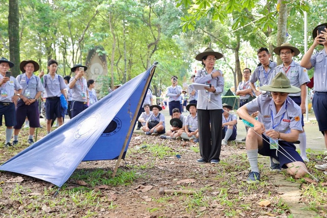 Thi cắm lều cá nhân