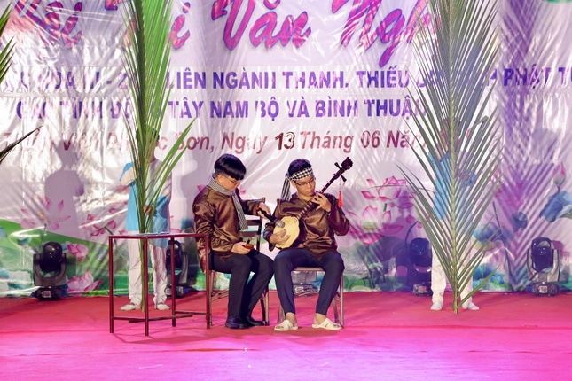 Thi trình diễn văn nghệ