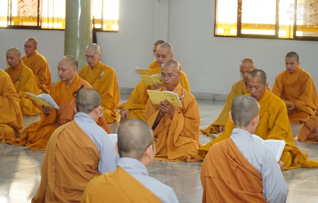 Ba tháng an cư là thời gian quý báu để hành giả tăng cường thực hành tâm linh. Là thời gian để học hỏi, thực hành thiền định, tăng cường sự hòa hợp Tăng đoàn