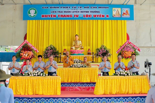 Hòa thượng Thích Thiện Pháp ban đạo từ