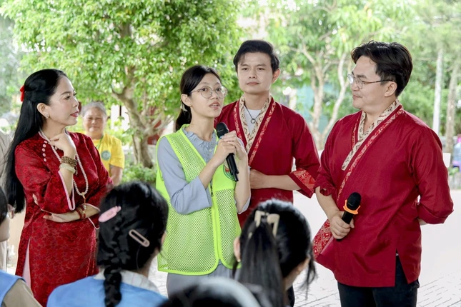 Giao lưu cùng nghệ sĩ