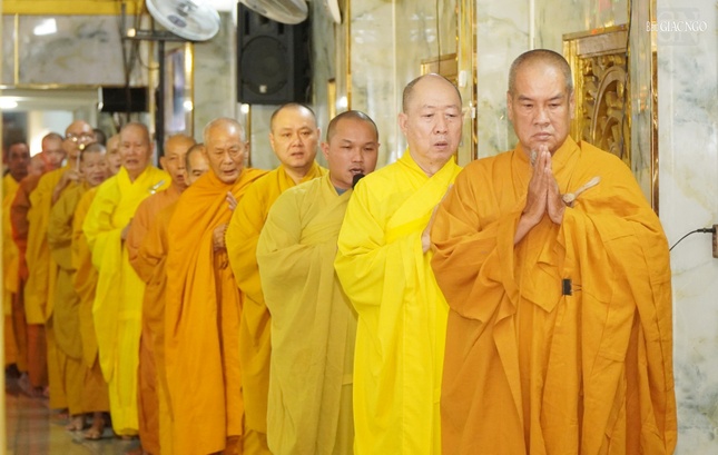 Từng bước chân an trú chánh niệm