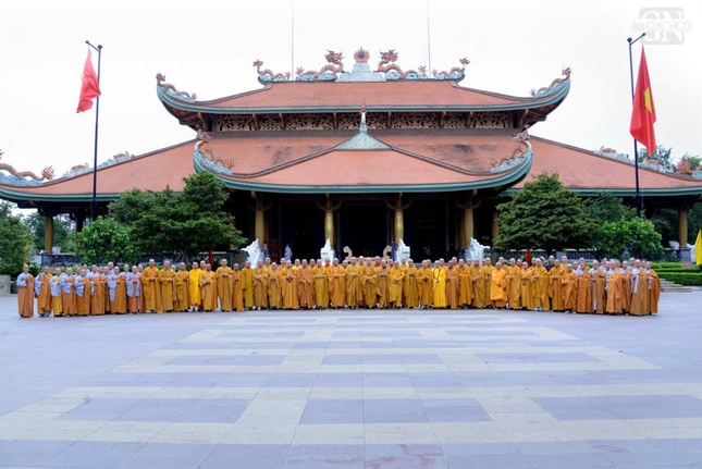 Ban Trị sự GHPGVN TP.HCM tưởng niệm Ngày Thương binh - Liệt sĩ tại Đền Bến Dược