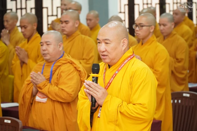 Thượng tọa Thích Phước Nguyên, Phó Tổng Thư ký Hội đồng Trị sự kiêm Chánh Văn phòng II T.Ư, Hóa chủ trường hạ thiền viện Quảng Đức tác trình duyên sự