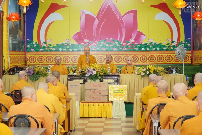 Hòa thượng Thích Nhựt Hỷ đạo từ sách tấn đến chư Tăng và Phật tử