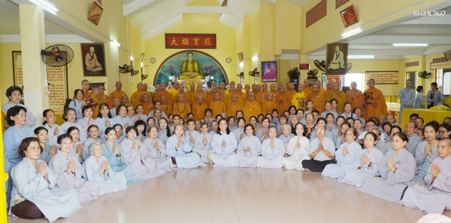 Nhân mùa An cư, trường hạ Phật Đà kết hợp cùng Ban Hướng dẫn Phật tử TP.HCM tổ chức khóa tu học mùa hạ cho Phật tử, có trên 200 Phật tử đăng ký tham gia