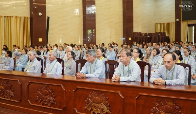 Phật tử thính pháp Phật tử thính pháp