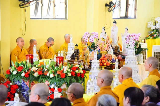 Đàn trì chú kéo dài 49 ngày Đàn trì chú kéo dài 49 ngày