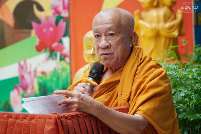 Hòa thượng Thích Thiện Chiếu phát biểu tại lễ bế giảng